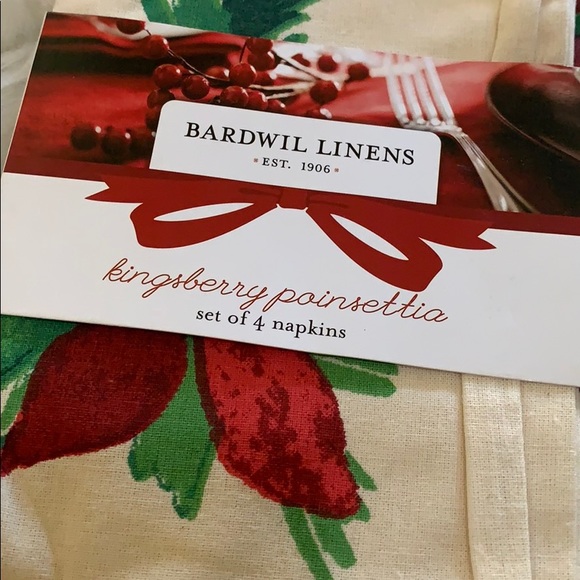 Bardwil Linens Merry Berry 4-Pc Napkin poinsettias - Picture 3 of 5